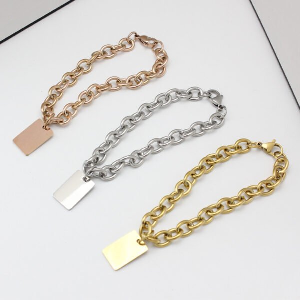 8mm粗十字手链+长方形_0001_图层 5 Wholesale stainless steel link chain bracelets in silver, 18K gold, and rose gold with polished blank rectangular charms ready for laser etching.