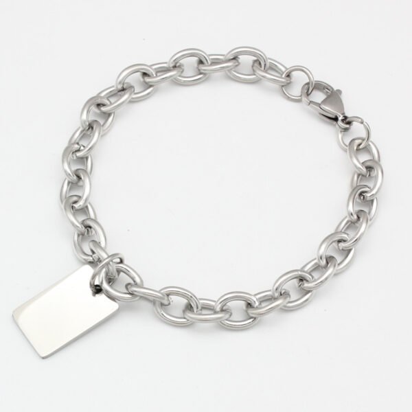 8mm粗十字手链+长方形_0004_图层 2 Wholesale stainless steel link chain bracelets in silver, 18K gold, and rose gold with polished blank rectangular charms ready for laser etching.