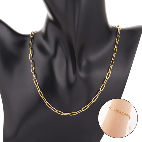 回型链 (10) Mannequin wearing a gold stainless steel paperclip chain.