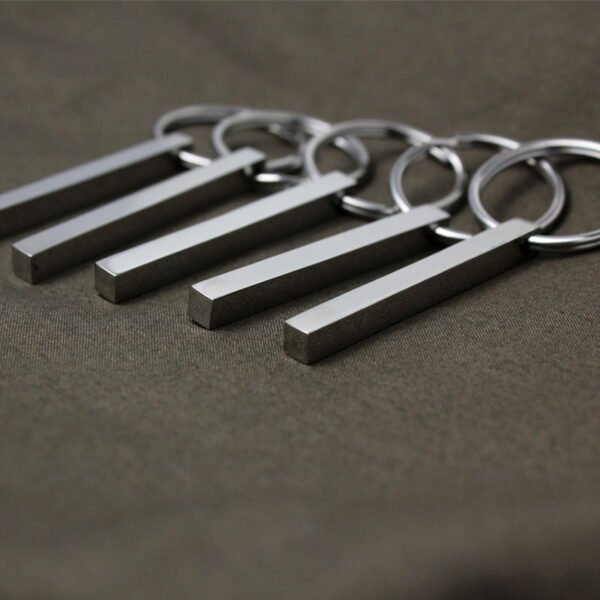 打孔长条钥匙扣 (4) Wholesale Stainless Steel Blank Bar Keychains, Rectangle 3D Vertical Pillar Key Rings for Laser Engraving & Custom Logos