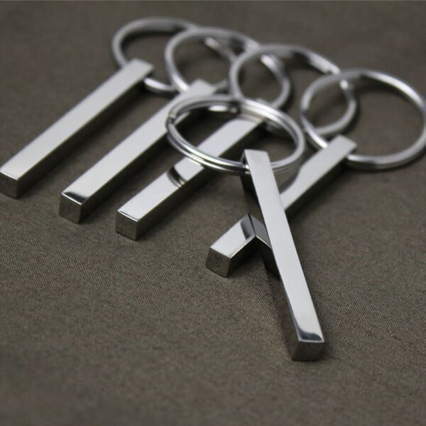 打孔长条钥匙扣 (6) Wholesale Stainless Steel Blank Bar Keychains, Rectangle 3D Vertical Pillar Key Rings for Laser Engraving & Custom Logos
