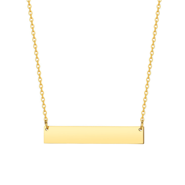双孔吊坠项链32×6 (5) An isolated front view of a finished 18K gold plated stainless steel horizontal rectangle tag chain necklace on a clean white background.