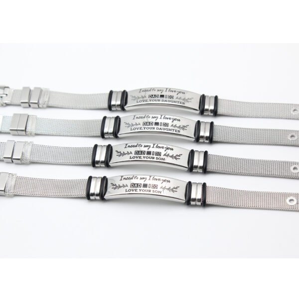 网手环 腐蚀抹油DAD_0001_图层 5 Parallel layout of wholesale personalized silver mesh chain identity bracelets showcasing the flat curved nameplates ready for custom logo etching.