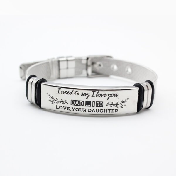 网手环 腐蚀抹油DAD_0005_图层 1 An isolated front view of a single custom silver stainless steel mesh chain bracelet with a buckle clasp laser engraved with text "Love, Your Daughter".